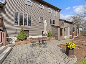 79 Hickory Ln, Weymouth MA 02188