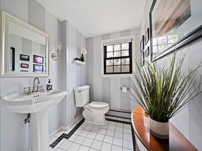 79 Hickory Ln, Weymouth MA 02188