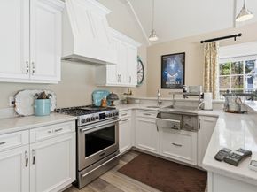 9 Ross Ln, Middleton MA 01949