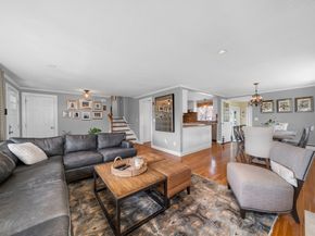105 Macarthur Rd, Stoneham MA 02180