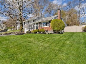 105 Macarthur Rd, Stoneham MA 02180