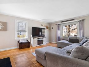 27 Myrtle Rd, Gardner MA 01440