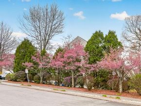 27 Towle Dr 27, Holden MA 01520