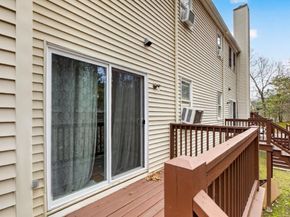 27 Towle Dr 27, Holden MA 01520