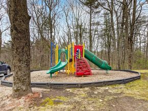 27 Towle Dr 27, Holden MA 01520