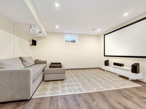 593 Saw Mill Brook Pkwy, Newton MA 02459