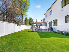 593 Saw Mill Brook Pkwy, Newton MA 02459