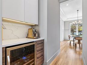 593 Saw Mill Brook Pkwy, Newton MA 02459