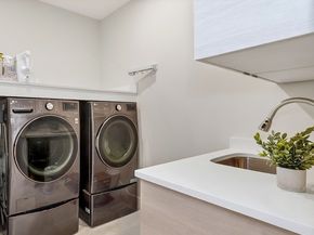 593 Saw Mill Brook Pkwy, Newton MA 02459