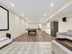 593 Saw Mill Brook Pkwy, Newton MA 02459