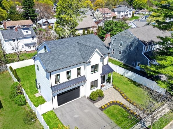 593 Saw Mill Brook Pkwy, Newton MA 02459