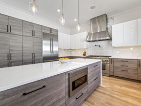 593 Saw Mill Brook Pkwy, Newton MA 02459