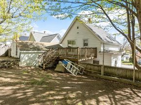 102 Canton St, Fitchburg MA 01420