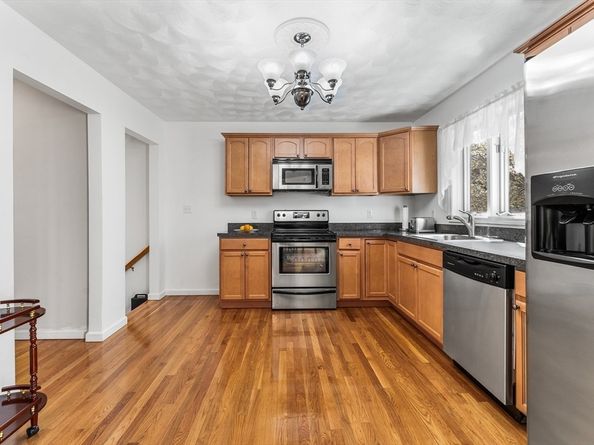 1 Hayward St 1, Ipswich MA 01938