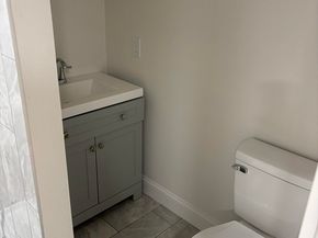 24 Vernon Rd, Medway MA 02053