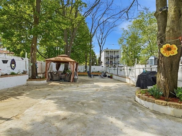 111 Adams St, Lynn MA 01902