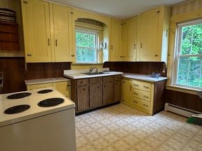 10 Park St, Auburn MA 01501