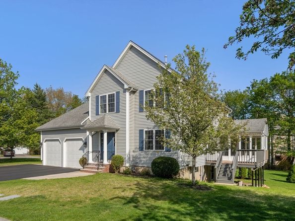 2 Cpl Charles J Mcmahon Dr, Woburn MA 01801