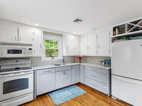 22 Ortins Rd, Hamilton MA 01982