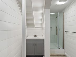 22 Ortins Rd, Hamilton MA 01982