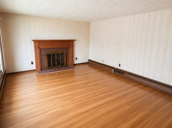 7 Lorette St, Boston MA 02132