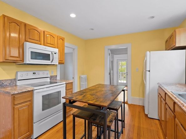24 Hillside Ave, Braintree MA 02184