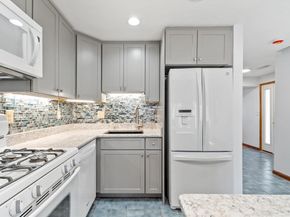 78 Meadow Pond Dr P, Leominster MA 01453