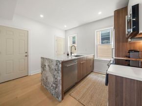 8 Fox 2, Boston MA 02122