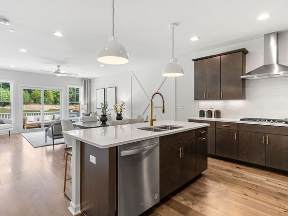 16 Weathervane Drive 23, Walpole MA 02081