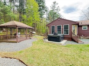 83 Ash St, Spencer MA 01265