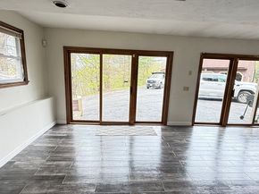 83 Ash St, Spencer MA 01265