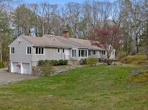 31 Huckleberry Hill Rd, Lincoln MA 01773
