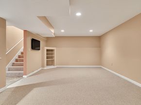 32 Bishops Forest Dr 32, Waltham MA 02452