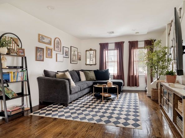 3 Conn St 3, Woburn MA 01801
