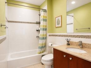 310 Hammond Pond Pkwy 401, Brookline MA 02467