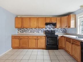 17 Bigelow St, Worcester MA 01610