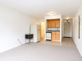 32 Whites Ave D13A, Watertown MA 02472