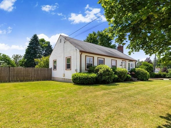 1569 Main St, Tewksbury MA 01876