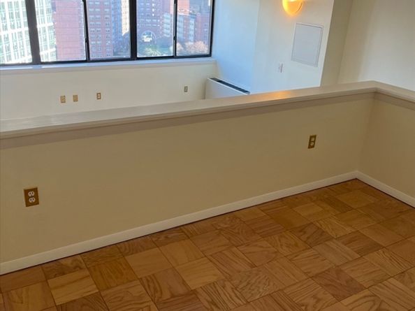 6 Whittier Pl 17G, Boston MA 02114