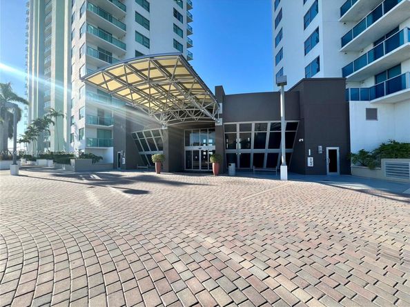 2681 N Flamingo Rd 605S, Sunrise FL 33323