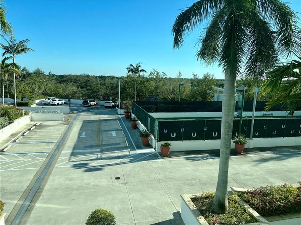 2681 N Flamingo Rd 605S, Sunrise FL 33323