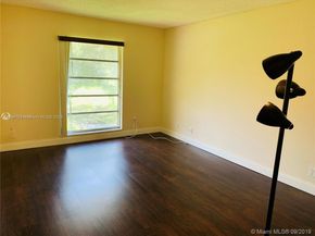 4017 N University Dr 207, Sunrise FL 33351