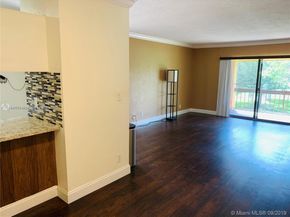 4017 N University Dr 207, Sunrise FL 33351