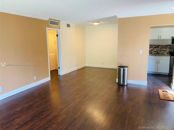 4017 N University Dr 207, Sunrise FL 33351
