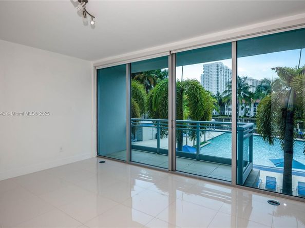 2950 NE 188th St 143, Aventura FL 33180