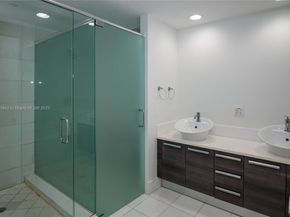 2950 NE 188th St 143, Aventura FL 33180