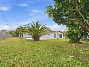 7081 NW 8th Ct, Plantation FL 33317