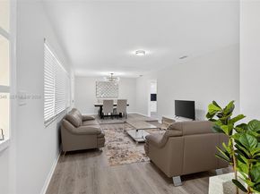 7081 NW 8th Ct, Plantation FL 33317