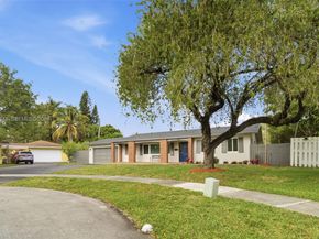 7081 NW 8th Ct, Plantation FL 33317