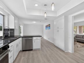 7081 NW 8th Ct, Plantation FL 33317